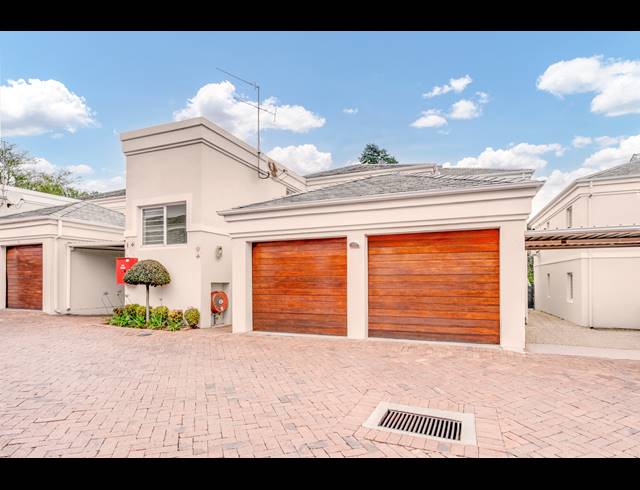 2 BEDROOM APARTMENT FOR SALE IN BRYANSTON
